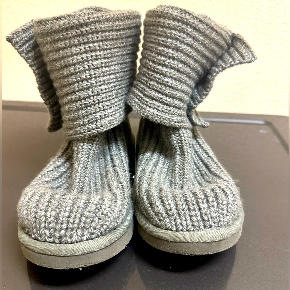UGG Sweater Boots SZ 5